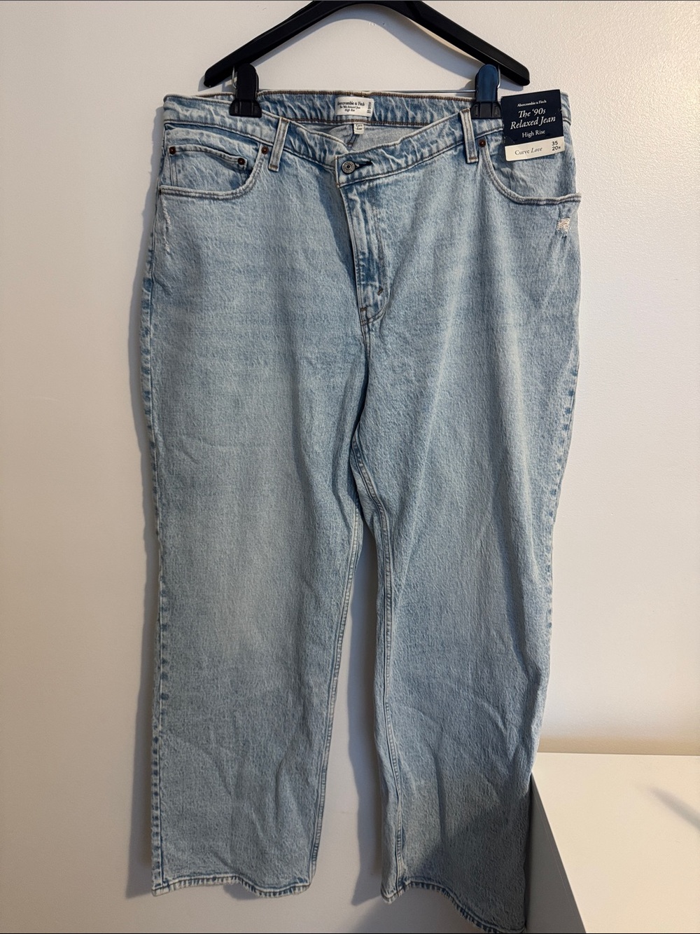 Abercrombie & Fitch 90s Relaxed Light Wash High Rise Jeans